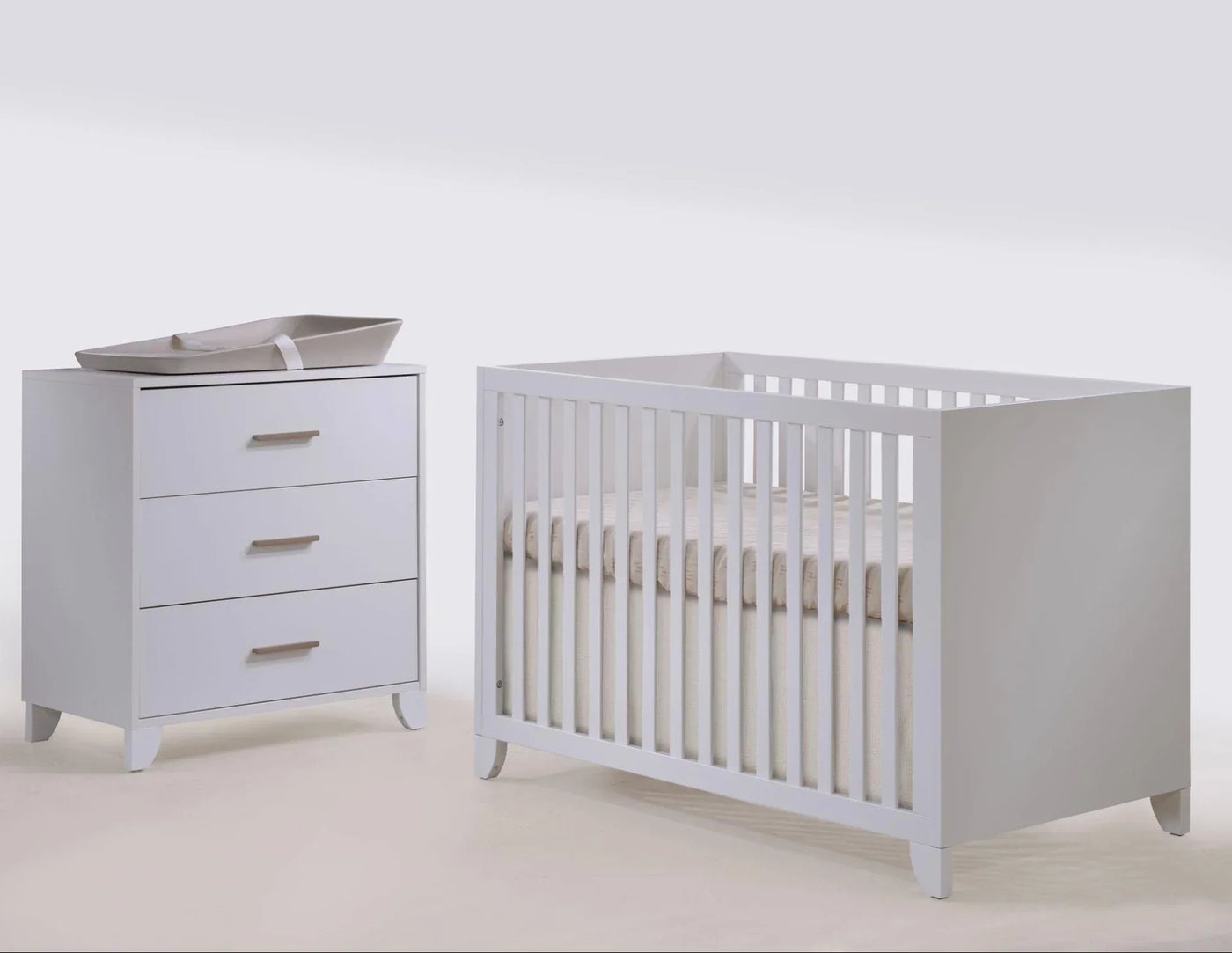 Tulip Aiko Island Crib with 3-Drawer Dresser Set