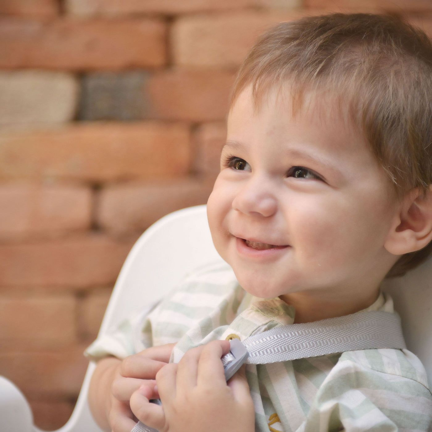 PEG Poke Lightweight High Chair