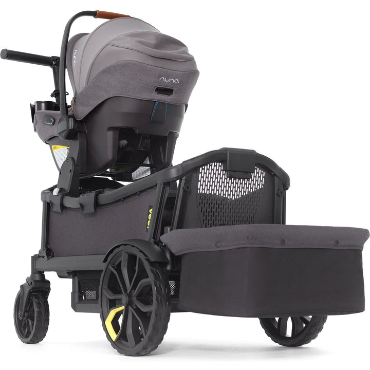 BÉBÉ BRU 人形 トランク付き Nuna0016_rt_9d308332-d6f0-4d84