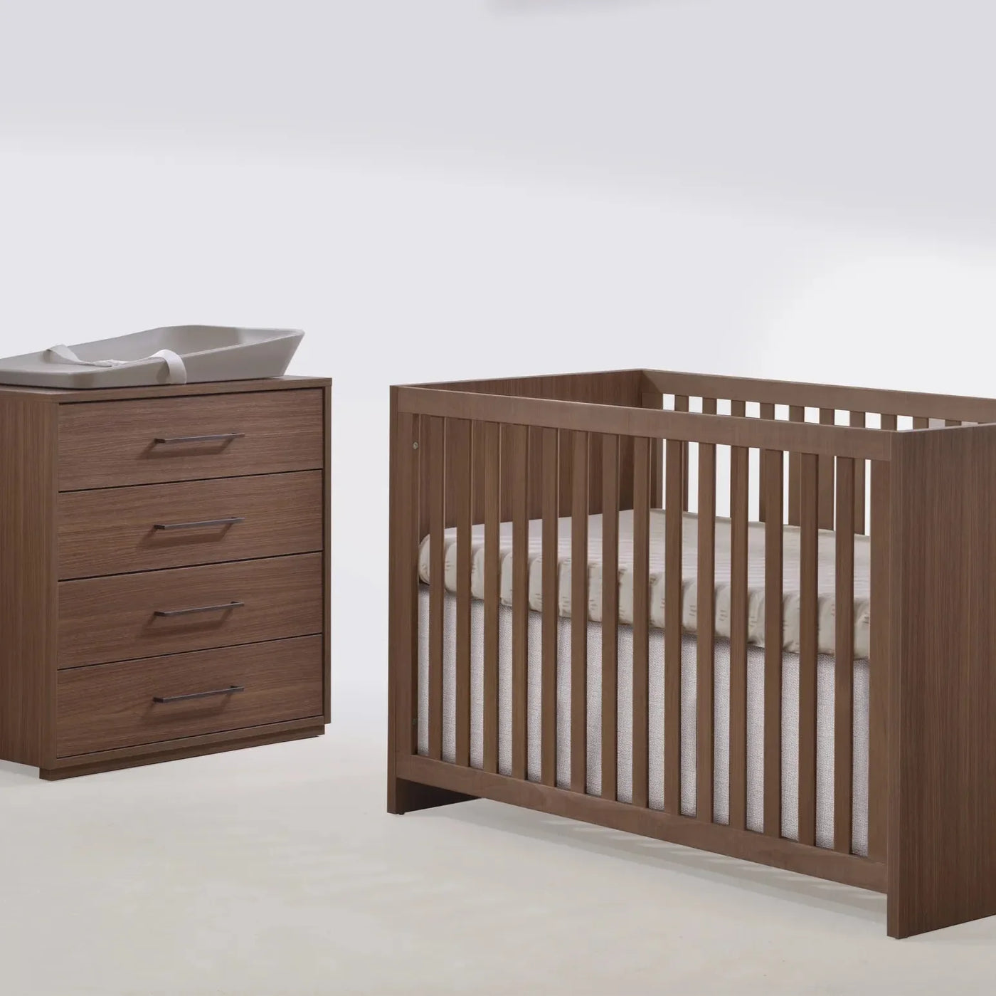 Tulip Contempo Crib + 4-Drawer Dresser Set